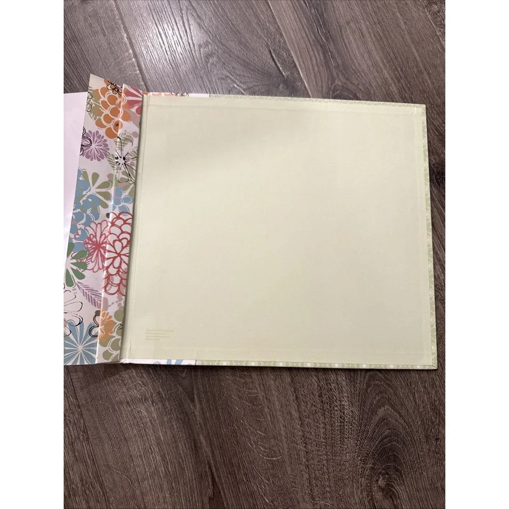 K&Company Floral Patterned Scrapbook 12x12 Green New